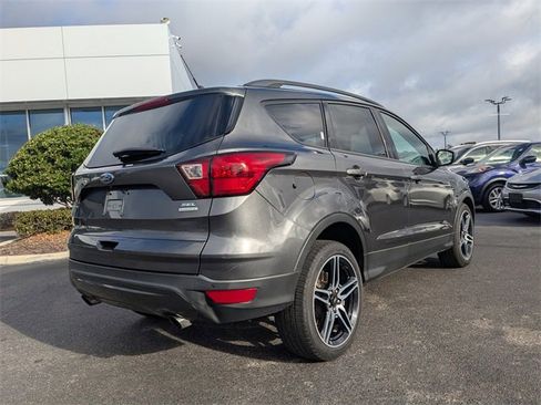 Used 2019 Ford Escape SEL image 3