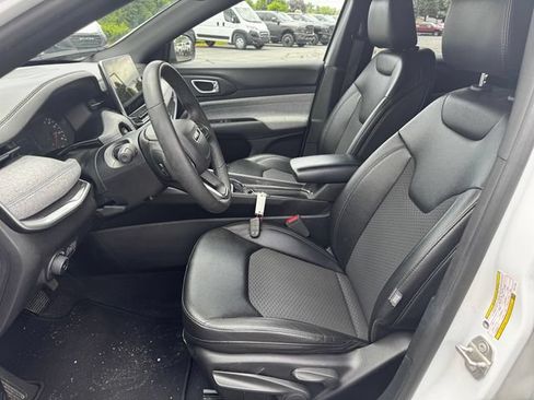 Certified 2024 Jeep Compass Latitude AWD/4WD image 20