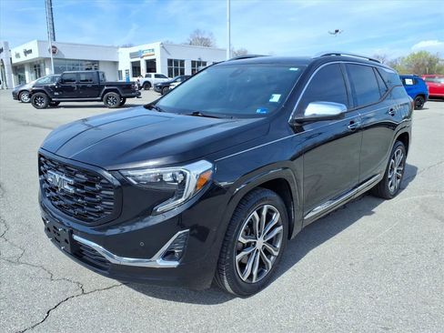 Used 2020 GMC Terrain Denali w/ Denali Premium Package FWD image 8