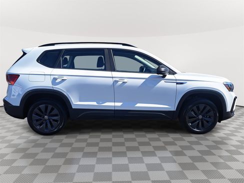 Used 2022 Volkswagen Taos S image 4