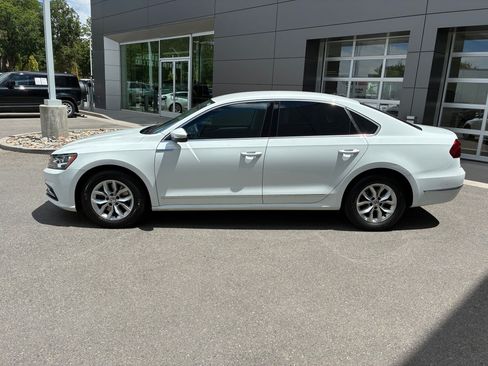 Used 2017 Volkswagen Passat 1.8T S FWD image 7