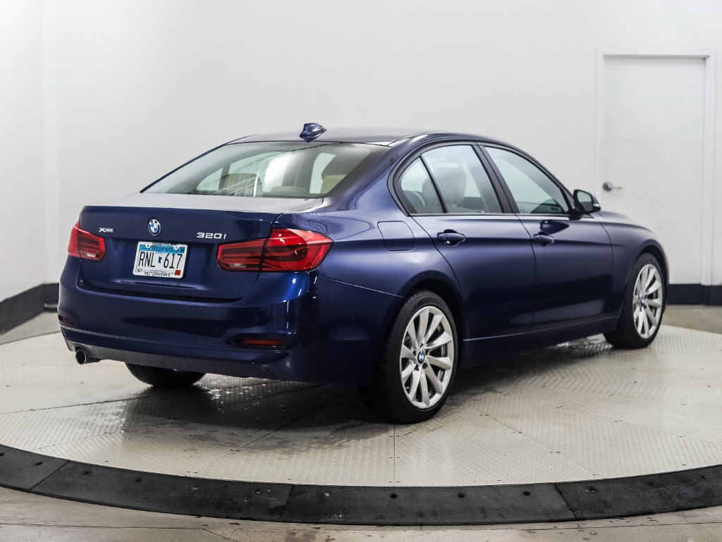 Used 2018 BMW 320i xDrive Sedan AWD/4WD image 5