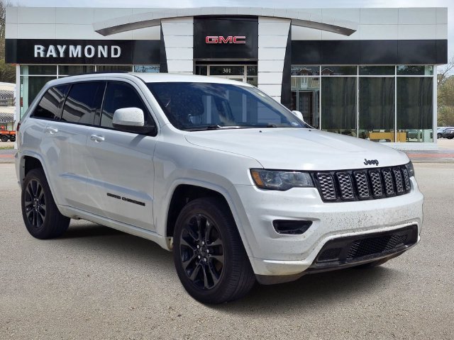 Used 2018 Jeep Grand Cherokee Altitude AWD/4WD image 1