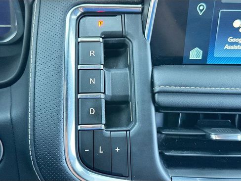 Used 2024 Chevrolet Tahoe Premier image 16