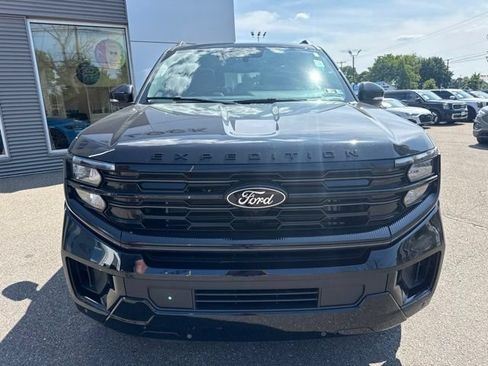 Used 2026 Ford Expedition Max Platinum w/ Stealth Appearance Package AWD/4WD image 3