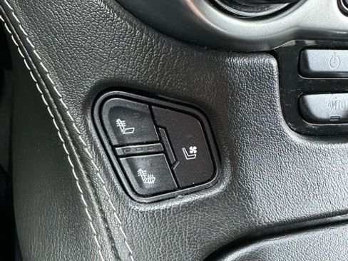 Used 2019 Chevrolet Tahoe Premier image 13