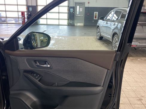 Certified 2021 Nissan Rogue SV image 30