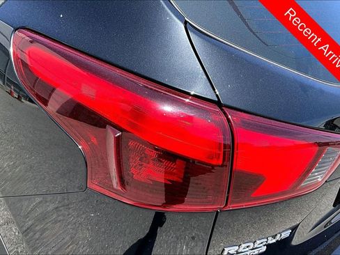 Used 2019 Nissan Rogue Sport S FWD image 23