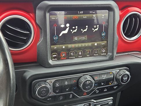 Used 2022 Jeep Gladiator Rubicon w/ LED Lighting Group AWD/4WD image 19
