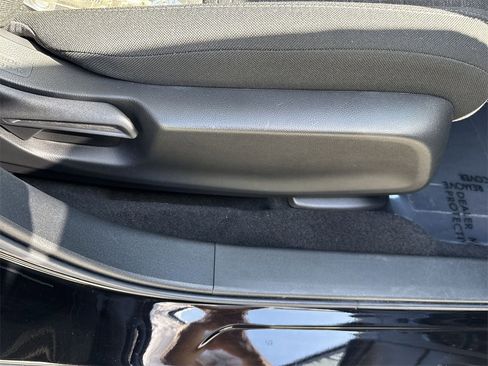 Used 2024 Honda HR-V LX image 45