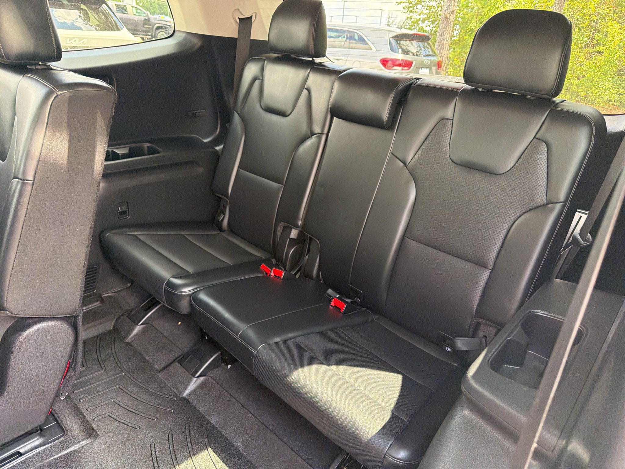 Used 2022 Kia Telluride LX FWD image 18