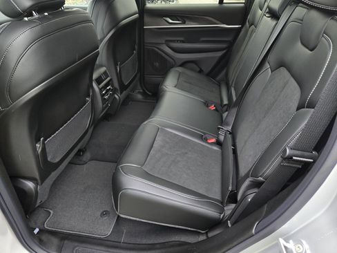 New 2026 Jeep Grand Cherokee Altitude AWD/4WD image 16