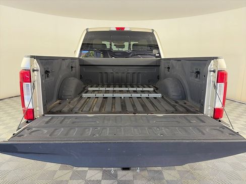 Used 2018 Ford F250 Lariat w/ Chrome Package AWD/4WD image 27