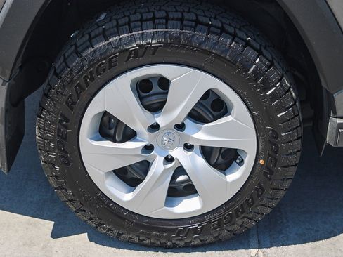 Used 2023 Toyota RAV4 LE AWD/4WD image 12