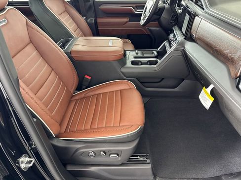 New 2026 GMC Sierra 2500 Denali Ultimate image 13