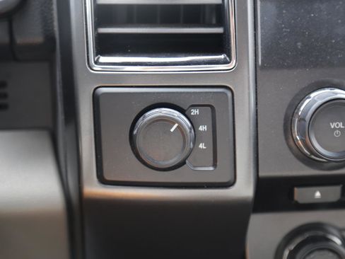 Used 2018 Ford F150 XLT image 12