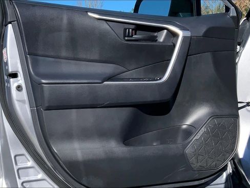 Used 2024 Toyota RAV4 LE image 21