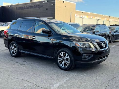 Used 2017 Nissan Pathfinder SL image 17