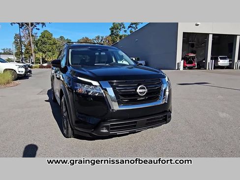 Used 2022 Nissan Pathfinder SV image 19