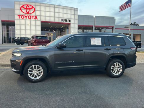 Used 2021 Jeep Grand Cherokee L Laredo w/ Luxury Tech Group I image 3