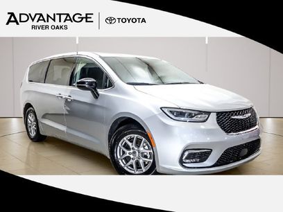 Used 2024 Chrysler Pacifica Touring-L