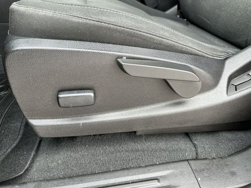 Used 2019 GMC Canyon SLE w/ Driver Alert Package image 14