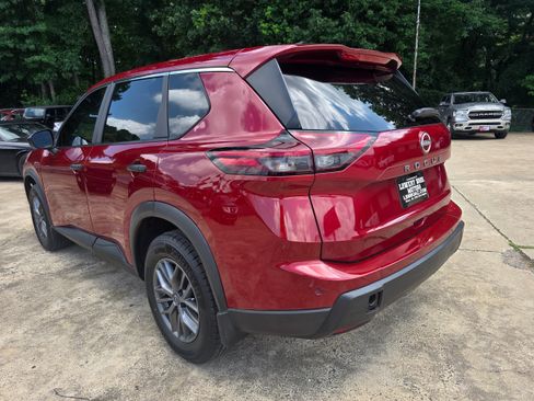 Used 2024 Nissan Rogue S FWD image 7