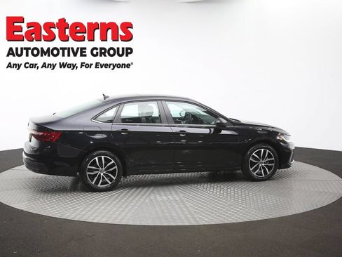 Used 2025 Volkswagen Jetta SE FWD image 44