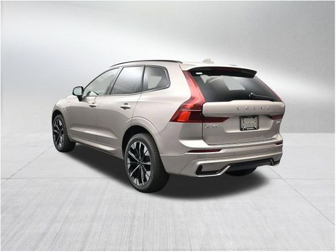 New 2026 Volvo XC60 T8 Plus w/ Protection Package Premier AWD/4WD image 3