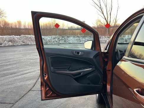 Used 2020 Ford EcoSport SE w/ SE Convenience Package image 11