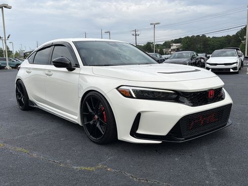 Used 2023 Honda Civic Type R image 3