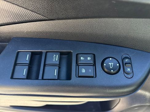 Used 2015 Honda CR-V LX image 15