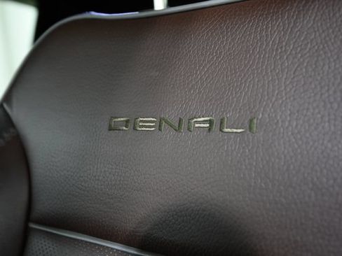 Used 2024 GMC Sierra 3500 Denali w/ Denali Reserve Package AWD/4WD image 28