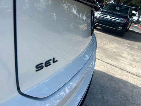 New 2026 Volkswagen Atlas Cross Sport SEL R-Line image 27