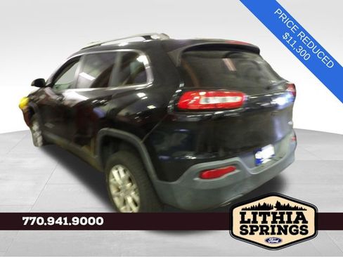 Used 2017 Jeep Cherokee Latitude FWD image 6