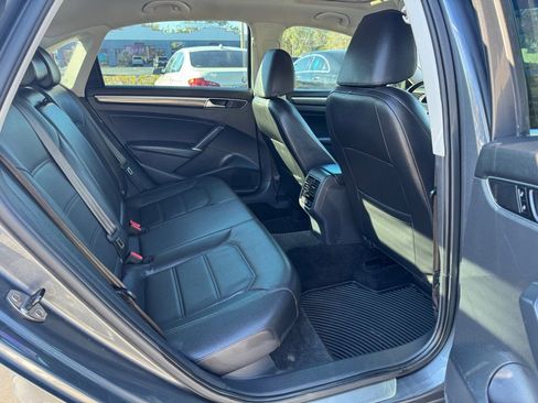 Used 2017 Volkswagen Passat 1.8T SE image 10