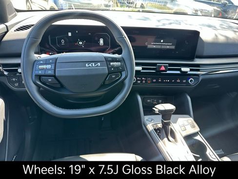 New 2026 Kia Sportage X-Line w/ X-Line Technology Package image 16