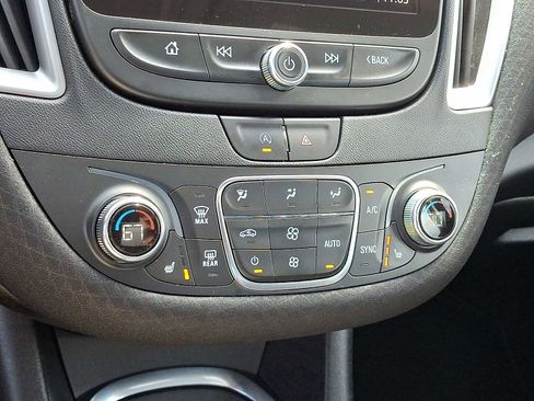 Used 2022 Chevrolet Malibu LT image 16