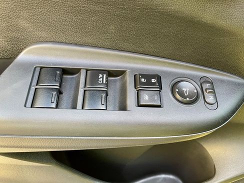 Used 2016 Honda Fit EX image 24