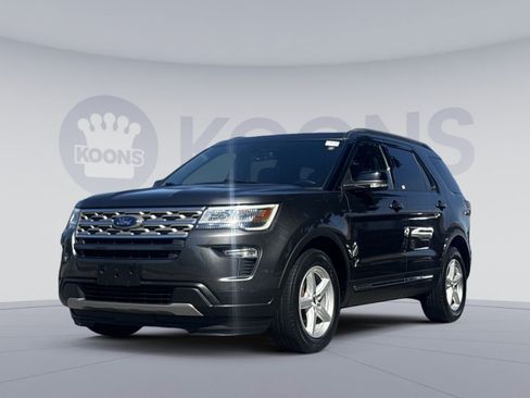 Used 2018 Ford Explorer XLT w/ Equipment Group 201A FWD image 1