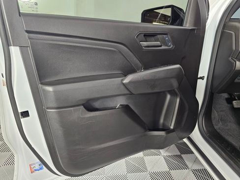 Used 2024 Chevrolet Colorado W/T w/ Safety Package RWD image 18