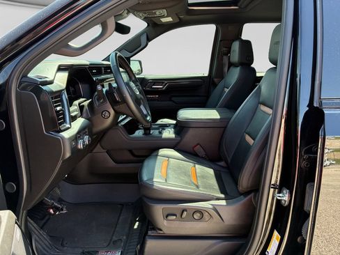 Used 2024 GMC Sierra 1500 AT4 w/ Technology Package AWD/4WD image 27