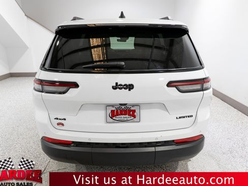Used 2025 Jeep Grand Cherokee L Limited w/ Black Appearance Package AWD/4WD image 4