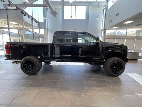 Used 2026 Ford F250 Platinum AWD/4WD image 11