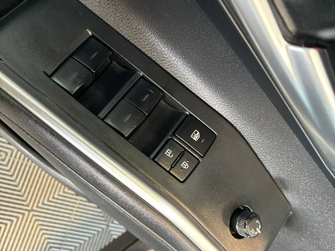 Used 2024 Toyota Highlander XLE AWD/4WD image 16
