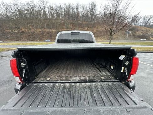 Used 2017 Toyota Tacoma TRD Sport w/ Premium & Technology Package image 24