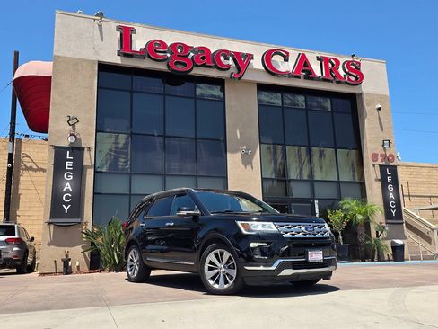 Used 2018 Ford Explorer Limited FWD image 2