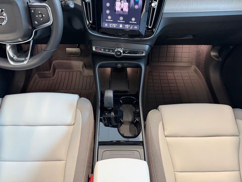New 2026 Volvo EX40 Plus w/ Climate Package RWD image 21