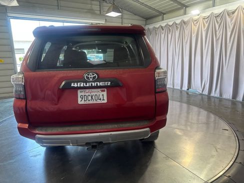 Used 2020 Toyota 4Runner TRD Off-Road AWD/4WD image 6