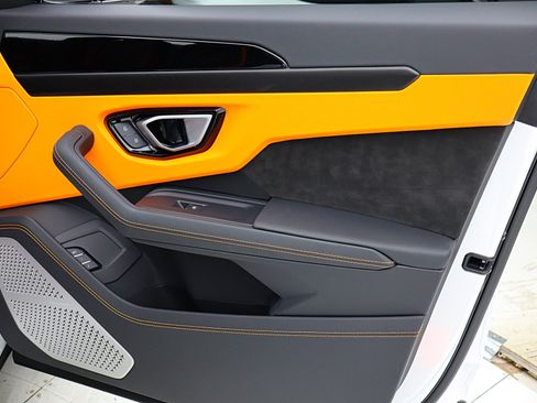 Used 2024 Lamborghini Urus S image 47